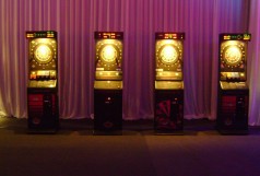 Dartautomat / Dart / Automaten / Löwe Dart / Darten / Casino / Pfeile werfen