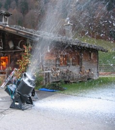 Schneekanone / Schneemaschine / Schnee-Effekt auf Fluidbasis
