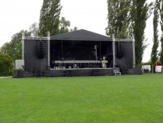Bühne 12×10 m