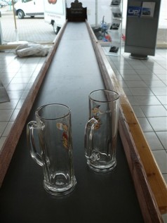 Masskrug Rutsche, Bierkrug schieben,