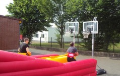 Bungee Basket / Bungy Basket / Basketball / Luftkissen / Wettkampf / Seilziehen / Hüpfburg