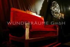 Edle Plüschsofas – Samtsofa, Lounge, Rotes Sofa, Roter Salon