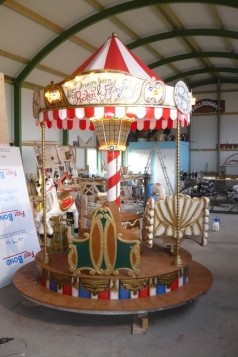 Kleines Kinderkarussell mieten