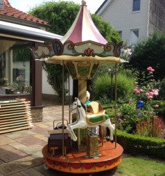 Karussell 2,00 Meter / Nostalgie / Jahrmarkt / Weihnachtsmarkt / Fahrgeschäft