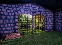 Krokodil Grotte, Halloween Dekoration, Grusel Party, Kerker