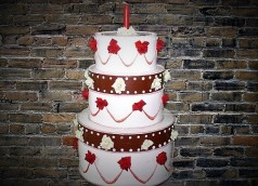 Partytorte Überraschungstorte , Geburtstagstorte , riesige Torte