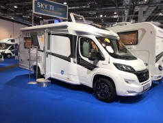 ab 125,00 €Wohnmobil mieten, Camper, Knaus  650 MEG für bis zu 3 Personen, TV, Standklima