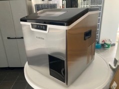 Eiswürfelmaschine zu vermieten