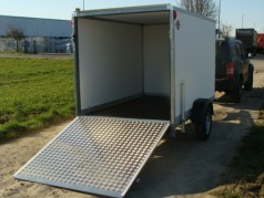 Kofferanhänger / Urlaubsanhänger 4 Fahrradträger Auffahrrampe 1300 kg 100 km/h gebremst
