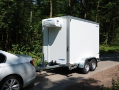 Kühlanhänger 2000 kg doppelachser 2453 x 1446 x 1800 mm bis plus 2°C Kühlung – 100 km/h