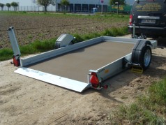 Absenkbarer Autotransporter Kracher 1800 kg gebremst 100 km/h 3100 x 1765 x 100 mm Nutzlast 1415 kg