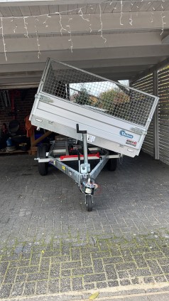 3-Seiten-Kipper mit hydraulischer Pumpe