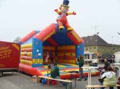 Profihüpfburg klatschender Clown
