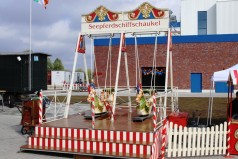 Schiffschaukel / Fahrgeschäft / Jahrmarkt / Nostalgie / Nostalgisch / Weihnachtsmarkt / Karussell