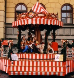 Großes Kinderkarussell