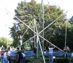 Quadro Jump / Quarter Tramp / Bungee / Trampolin / Vierertrampolin / Trampolinanlage