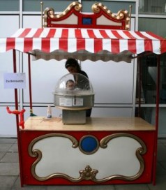Zuckerwatte / Marktstand / Zuckerwattestand