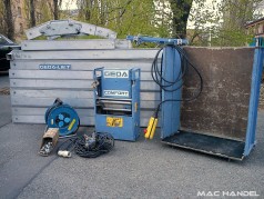 Leiterlifte Schrägaufzüge Schrägaufzug Bauaufzug Bauaufzüge Dachdeckeraufzug Dachdeckeraufzüge Aufzug Aufzüge Lift Leiter Anhänger Möbelaufzug Möbelaufzüge Möbellift Möbellifte Flachdachschneider Pappschneider Dachschneider BÖCKER PAUS Steinweg Geda