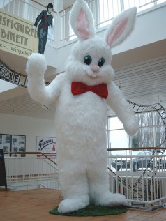 Weißer  Osterhase, großer Hase , Osterdekoration , Hasen