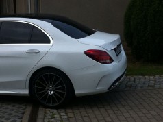 Mercedes Benz C-Klasse – Vollausstattung AMG Line – 19″ AMG Felge – weiß