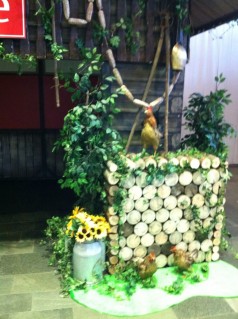 Rustikaler Holzstapel, Holz, Stapel, Bauer, Oktoberfest, Bauernhof