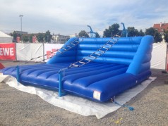 Piratenleiter / Leiter / Klettern / Luftkissen / Hüpfburg / Beachparty