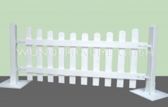 weißer Zaun als Umrandung