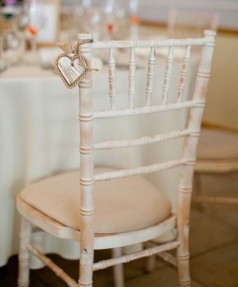 Chiavari Tiffany Vintage Holz Stühle Chairs creme beige Crossback