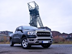 Dodge RAM V8 4&#215;4 Pickup mit Anhängerkupplung