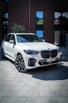 BMW X5 30d 210 kW (286 PS)