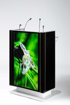 “The One” Rednerpult mit Bildschirm, höhenverstellbar, wechselbare Optik