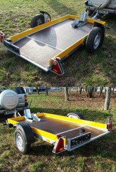 Absenkbarer 1er Motorradanhänger gebremst 1000 kg – 100 km/h 2500 x 1270 x 100 Nutzlast ca. 750 kg