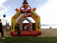 Hüpfburgen aller Art mieten