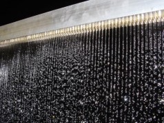 Projektion auf Wasserleinwand