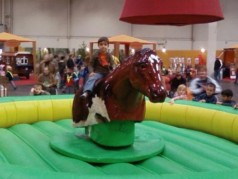 Pferde Rodeo / Horse Riding / Rodeo Pferd / Bullriding / Bull Riding / Bullen reiten / Hüpfburg