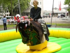Rodeo Bulle / Bullen Reiten / Bull Riding / Bullriding / Western / Rodeo / Hüpfburg / Luftkissen