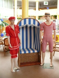 Historisches Bade Equipment , Badekostüm , Strandkörbe , Sommerfest