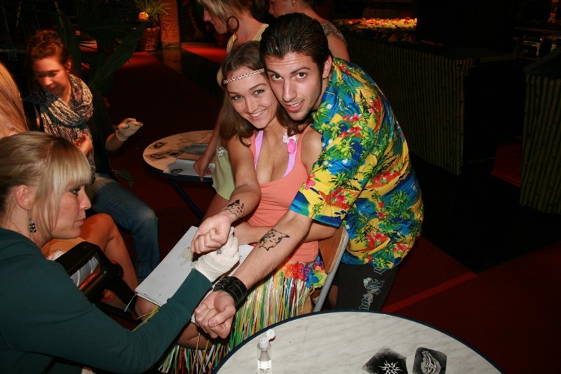 Airbrush Tattoo / Logo / Glitzer / Firmenlogo / Kinder Tattoo / Kids