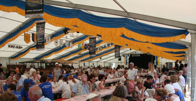 Festzelt: 25m x 50m x 3m – 2