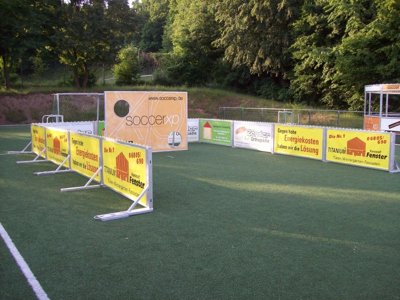 Torwand - optional mit Käfig und Kunstrasen  – 5