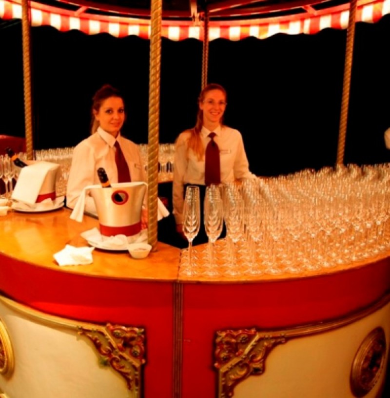 Rundbar / Bar / Theke / Ausschank / Nostalgische Bar / Nostalgie / Jahrmarkt / Karussell – 2