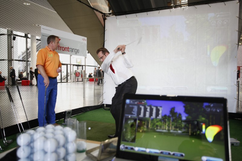 Golf Simulator mit High Speed Kamera - Golfsimulator für Golfevent - Golfautomat  - Indoorgolf -  Golfturnier - Golfen bei Events    – Thumbnail 8