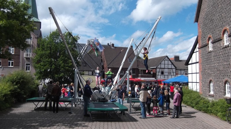 4er Bungee Trampolin Anlage SKYLINE JUMPER inkl. 2x Betreuung, Lieferung, Auf-und Abbau – 3