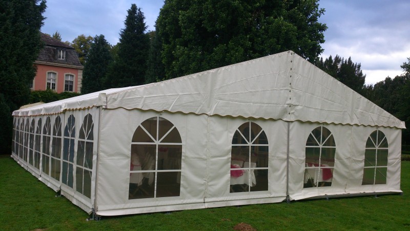 Festzelte mit Boden / Partyzelt ohne Boden // per E-Mail: info@party-as.com / per Tel:02161/4767751