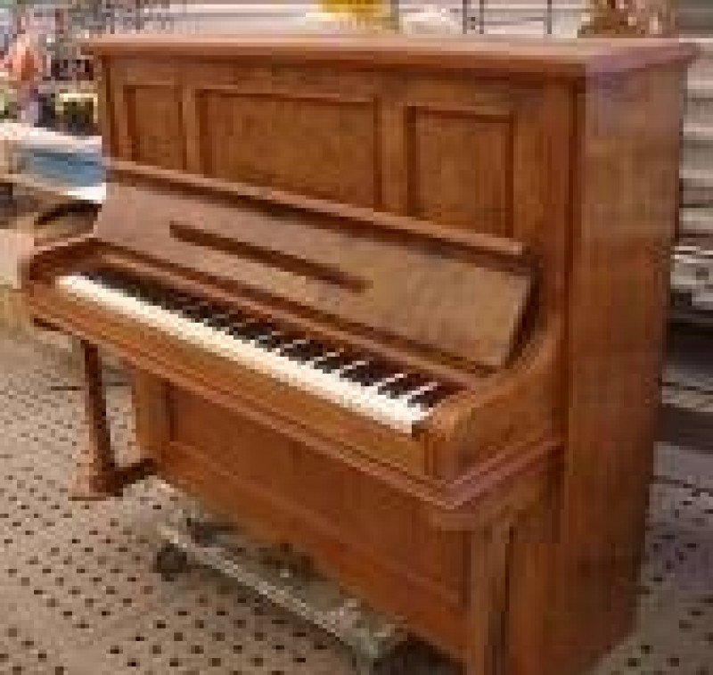 Klavier Attrappe