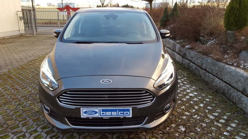 Hochwertiger Ford S-Max mit starken 180 PS Dieselmotor , Allradantrieb – 2