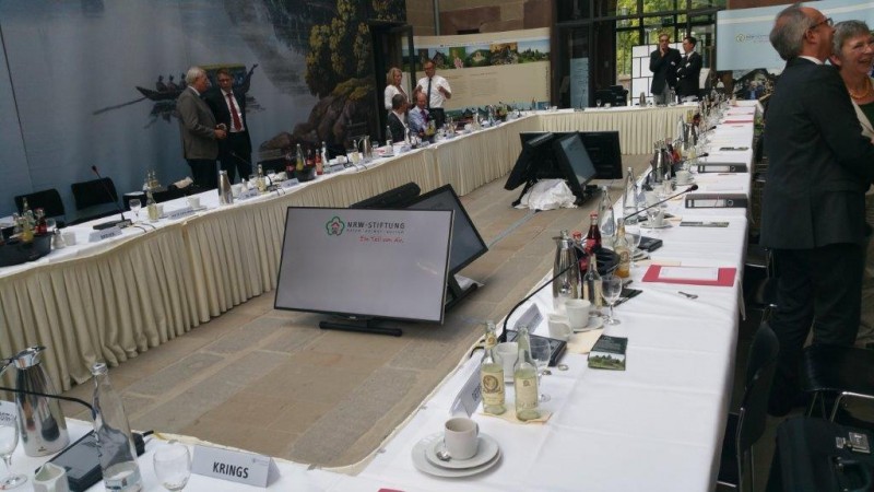 42" / 106cm / Profi LCD Grossbild - Monitor - Abholung in Bonn oder Versand