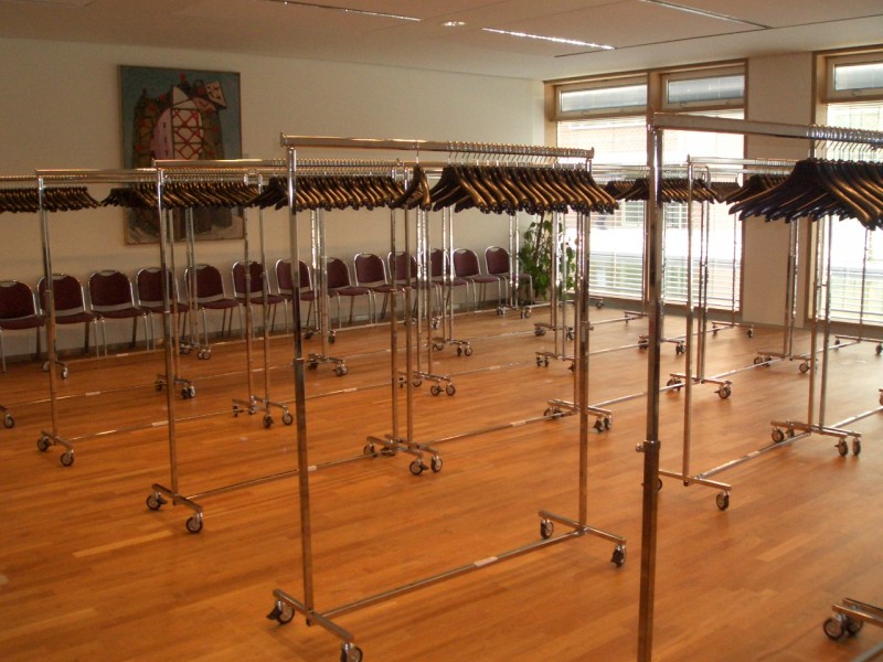 Mobile Garderobenständer, Kleiderständer, Klappständer, Rollständer, Reihengarderobe  – 2