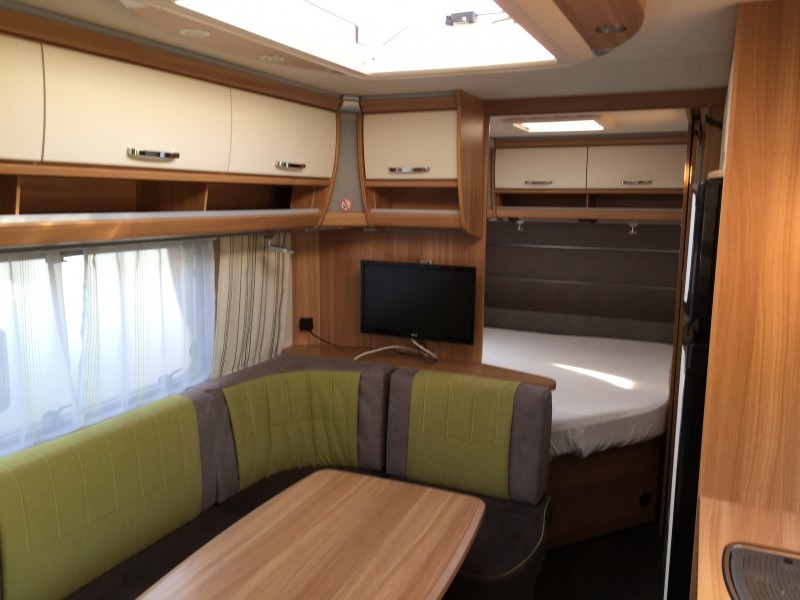 Dethleffs Camper 560 FMK mit Vollausstattung, autom. SAT-Anlage, Mover, Fußbodenheizung und Klimaanl – 5