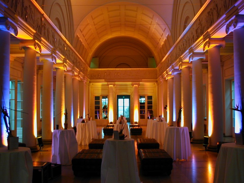 Lichttechnik, Lasershow. Effekte, Lichtshow, Architektur und Objektbeleuchtug 